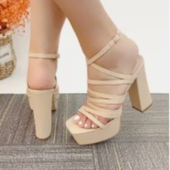 Shoes - Women's Wheat Platform Chunky Heel Sandals